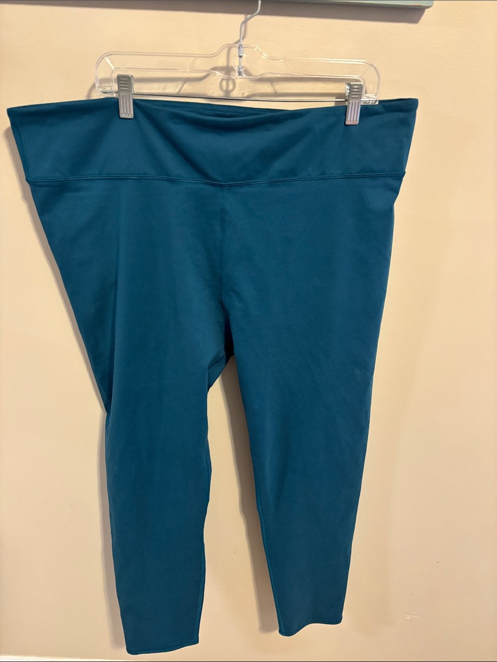 NEW Fabletics Salar Capri Leggings Womens Plus Size 3X Teal Blue Activewear